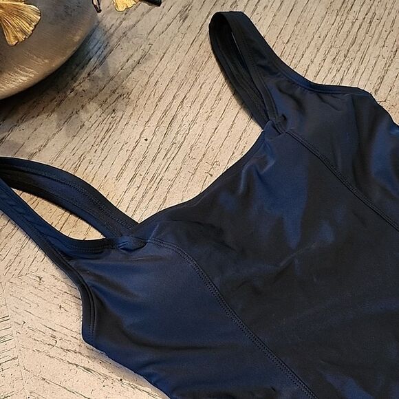 Black one piece swimsuit size S never worn only tried on brand new condition - Picture 5 of 11